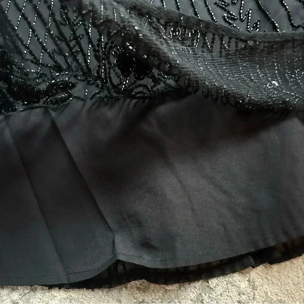 Lauren Ralph Lauren Black Beaded
Mesh A-Line Skirt Size 6 NWT Retail $295 - Picture 6 of 9
